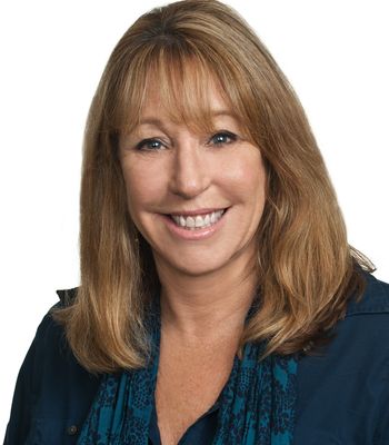 Portrait of Collette Richardson, REALTOR®.